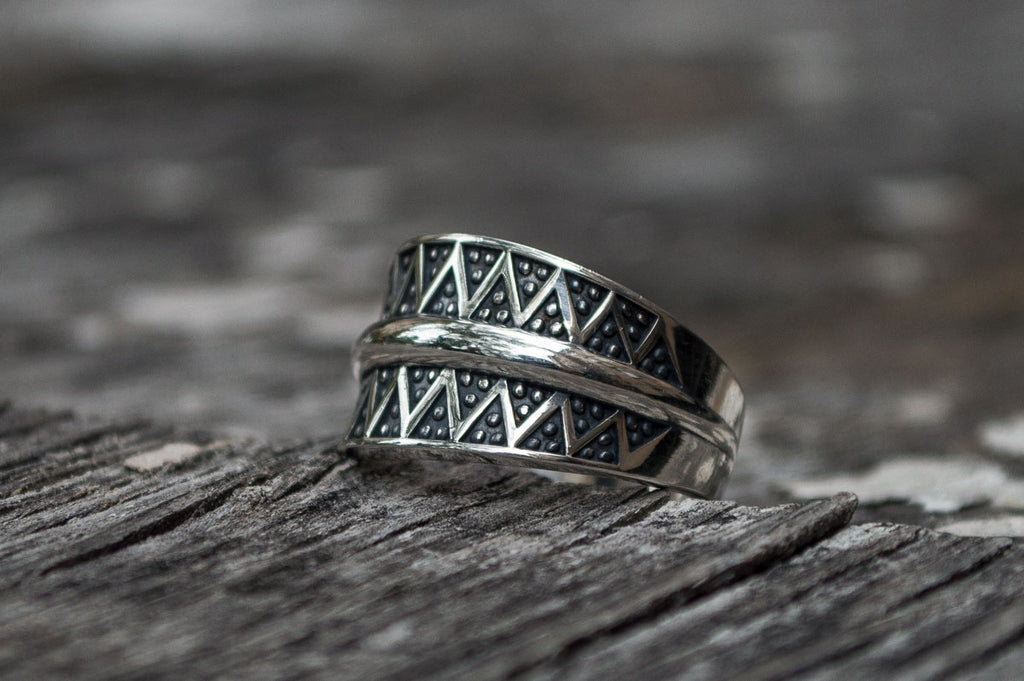 Pagan Ring with Ornament - Viking-Handmade